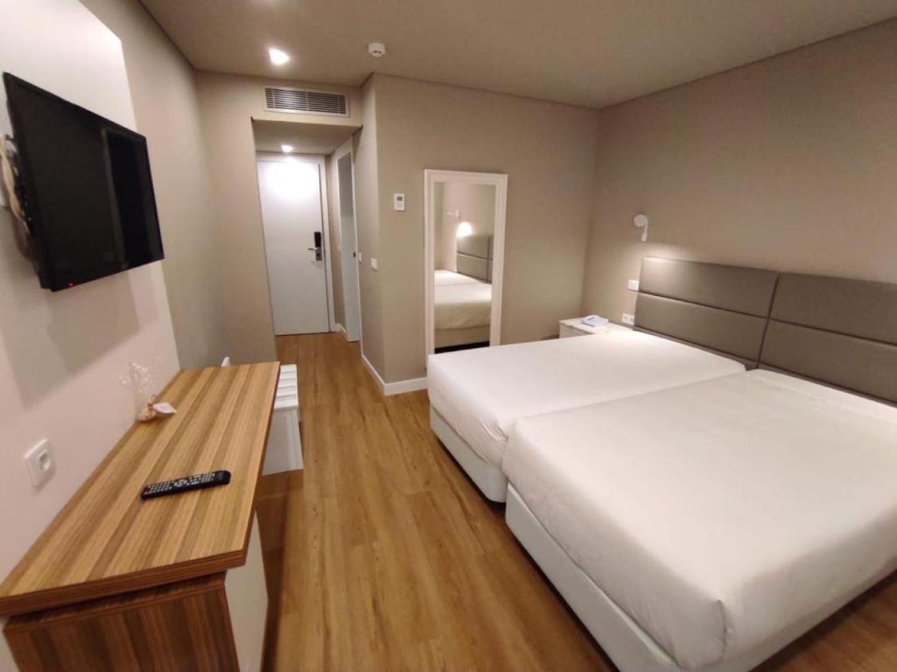 Hotel Cristal Caldas Калдас да Райна Екстериор снимка